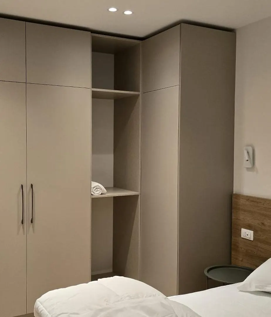 Tris Apartments Tirana 0*,