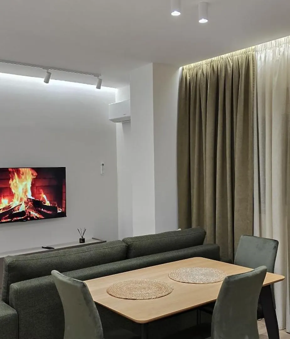 Tris Apartments Tirana 0*,