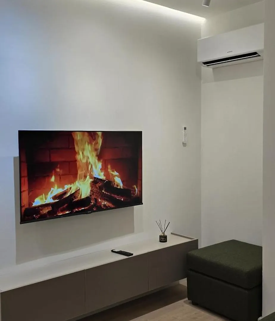 Tris Apartments Tirana 0*,  Albania